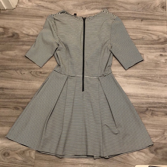 Guess Striped Dress - Picture 3 of 4